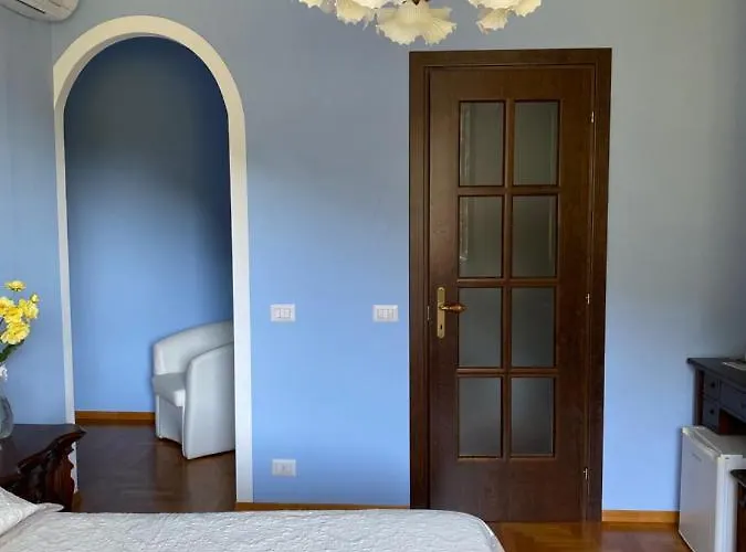 Azalea Oda ve Kahvaltı 4*